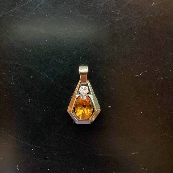 Cross Jewelers Scotch Whiskey Honey Gold Citrine & Diamond Pendant - Picture 5 of 8